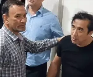 مشاجره شدید خداداد عزیزی با هوادار خیبر بعد شکست تراکتور+ ویدیو