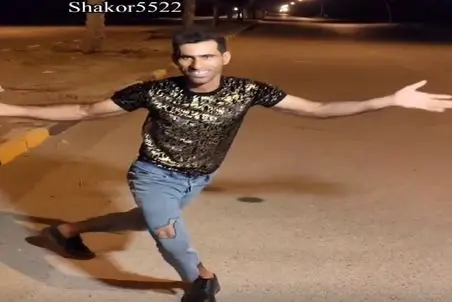 آواز محلی؛ مرد عین ملاقه ای که  تو دیگ آش میچرخونن میرقصه