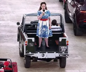 جشنواره بازی های جذاب بریتانیا بدون حضور ملکه؛ انگاری خانوم کشیده کنار ایشون بیاد!