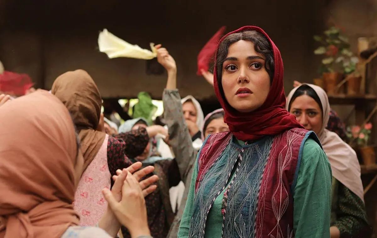 فیلم و سریال تماشایی با پریناز ایزدیار
