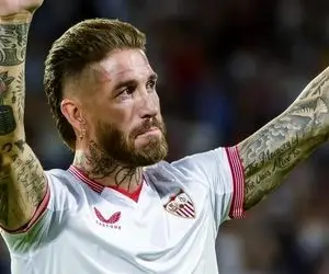 خوش و بش راموس با آنچلوتی و بازیکنان رئال مادرید پس از سوت پایان