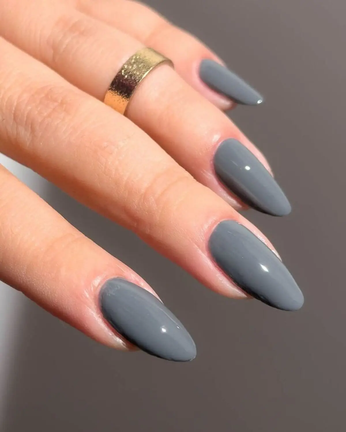 لاک ناخن خاکستری سنگی