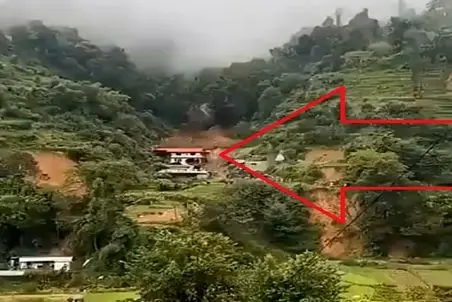 معماری طبیعت؛ زلزله کوهی اومد خونه جوری پودر و نیست و نابود شد انگار اصلا وجود نداشت