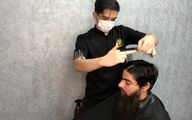 آرایشگری که به خاطر سرطان مشتریش مو های خوشو از ته زد! + ویدیو