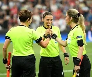 وقتی داور زن است در فوتبال چه اتفاقی می افتد! + ویدیو