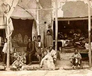 سوار ماشین زمان بشوید؛ از خمیرگردان تا پادو مشاغلی که در ایران قدیم نان در می آوردند!