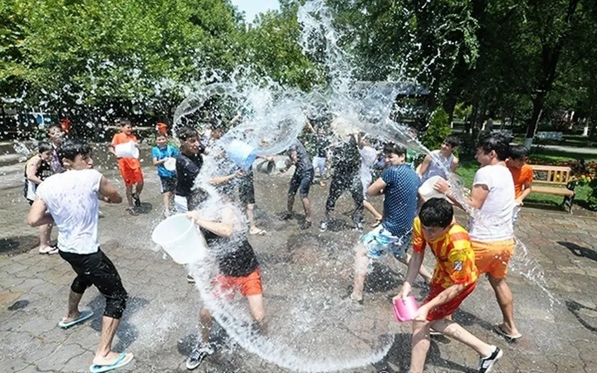 آب بازی نوروزی