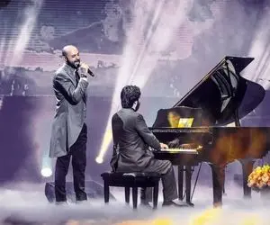 آواز جانسوز؛ حمید حامی تو کنسرتش ماهی دلتنگ می خونه و سالن داد میزنه تابِ قفس نداره