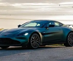 آخرین نسخه ی استون مارتین ونتیج V12 به زودی به خیابان ها خواهد آمد