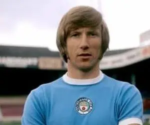 کالین بل هافبک سابق تیم ملی انگلیس و منچستر سیتی درگذشت