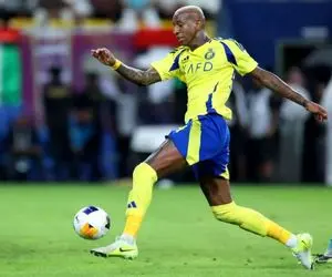 گلزن حریف پرسپولیس در آستانه جدایی