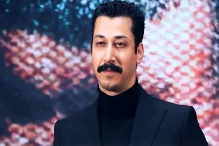 آواز شاد؛ بهرام افشاری زده سیم آخر انگاری/ زیر برج آزادی چه رقص بندری میکنه