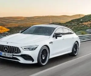 مصوبه واردات خودرو برای فوتبالیست ها باطل شد