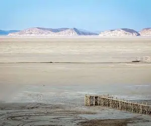 قطع امید از احیای دریاچه ارومیه؛ این دریاچه برای ۳۰۰۰ سال نمک دارد!