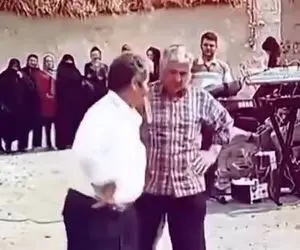 آواز شاد؛ این دوتا آقا با اهنگ تولانا تولانا بپر بپر میان وسط گرد و خاک بپا میکنن 