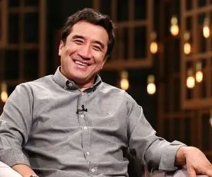 حرکت خداداد عزیزی در برنامه زنده تلویزیون تاریخی شد!