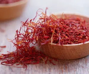 چگونه زعفران اصل را از زعفران تقلبی تشخیص دهیم؟