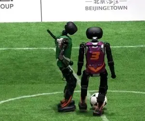 نخستین مسابقه فوتبال ربات‌های انسان‌نمای کاملاً خودران