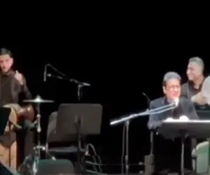 آواز ماندگار؛ همایون شجریان با آهنگ به تیر مژگان میزنی تو کانادا سالن رو برد رو هوا