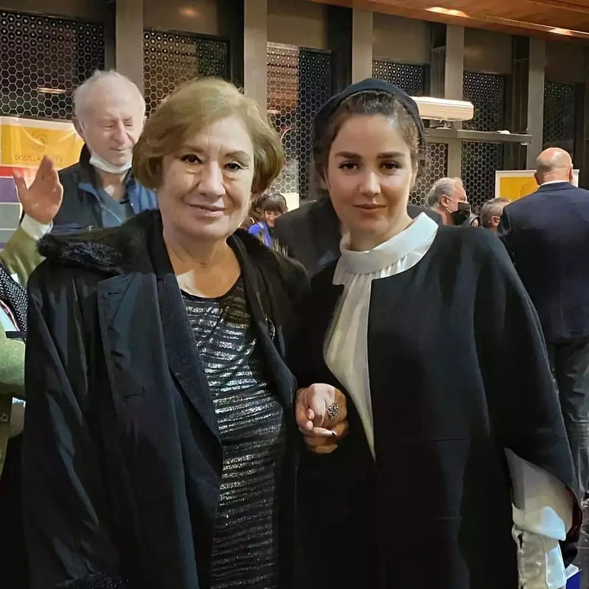 افسانه پاکرو
