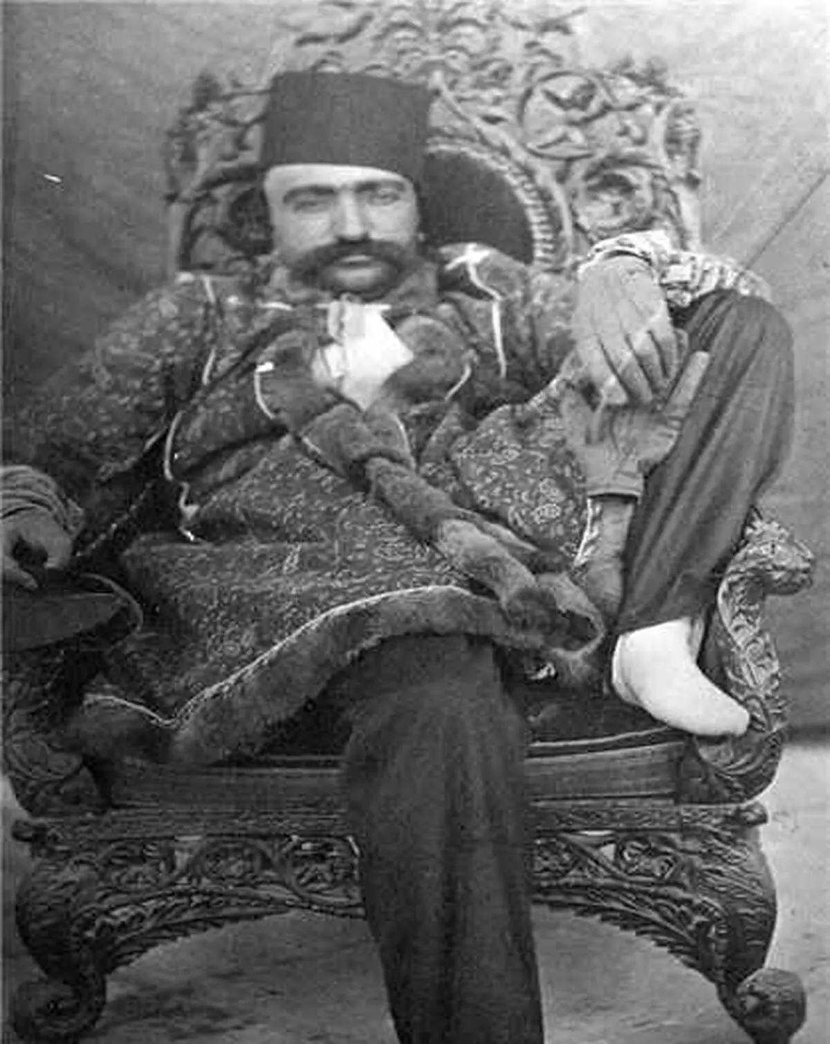 سلفی ناصرالدین شاه از خودش2
