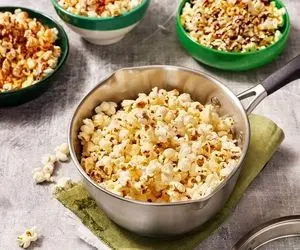 طرز تهیه "پاپ کورن نمکی"؛ آسون و خوشمزه
