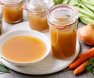 طرز تهیه استاک گوشت؛ فوت و فن های تهیه و نگهداری استاک