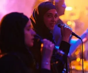 آواز قدغن؛ اولین بار خانوم تو کنسرت پاکزاد مثل بمب این عشقه که افتاده به جونم می خونه