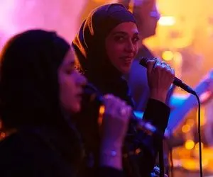 آواز قدغن؛ اولین بار خانوم تو کنسرت پاکزاد مثل بمب این عشقه که افتاده به جونم می خونه