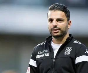 یک ایرانی سرمربی بارنزلی انگلیس شد!