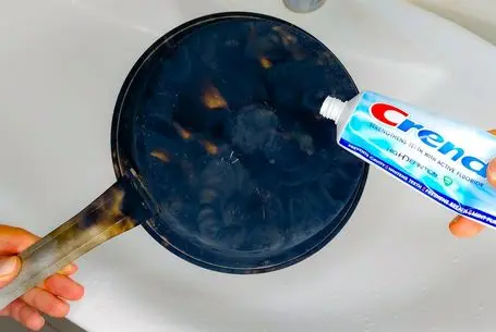 ترفندهای خانه داری؛ خمیر دندون فقط دندون سفید نمیکنه به هر چی که بزنی عین برف میشه