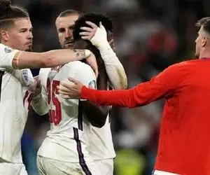 حمله به سه بازیکن انگلیس با توهین نژادپرستانه