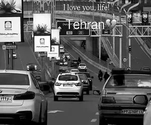 آواز احساسی؛ علیرضا قربانی موقع رانندگی تو تهران آهنگ چقدر غم شمردیم رو خوند و سوزوند