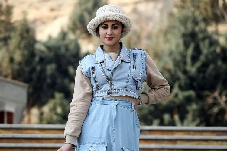 آواز شاد؛ مریم مومن تو قایق میلیاردیش وسط دریا باآهنگ طهماسبی دابسمش گرفت گرون و فاخر