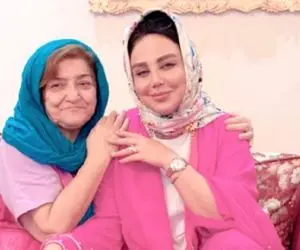 استوری دلنشین و صورتی بهنوش بختیاری با مادرش