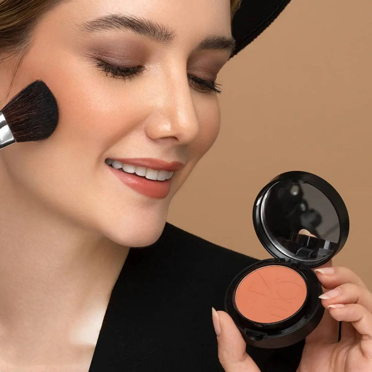 آموزش رژگونه زدن