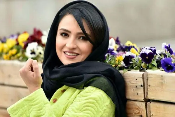 گلاره عباسی