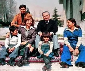 سفر به ایام قدیم ندیم؛ پیتیکو پیتیکو کردن علیرضا پهلوی رو کول لیلا پهلوی