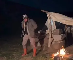 آواز محلی؛ رقص چوپان با آهنگ ناری ناری نیمه شب وسط بر و بیابون