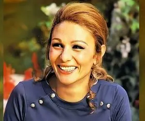 سر به ایام قدیم سال 1357؛ غواصی فرح دیبا بعد از خوردن سیب در جزیره کیش