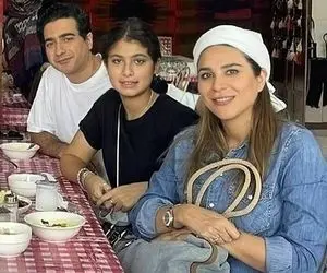 آواز همایونی؛ همایون شجریان سر میز غذا مسلط و قبراق زنده میخونه مانند شمع سوختم