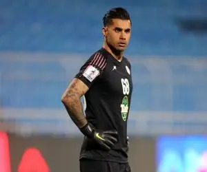 گلر استقلالی بازی با استقلال را از دست داد!