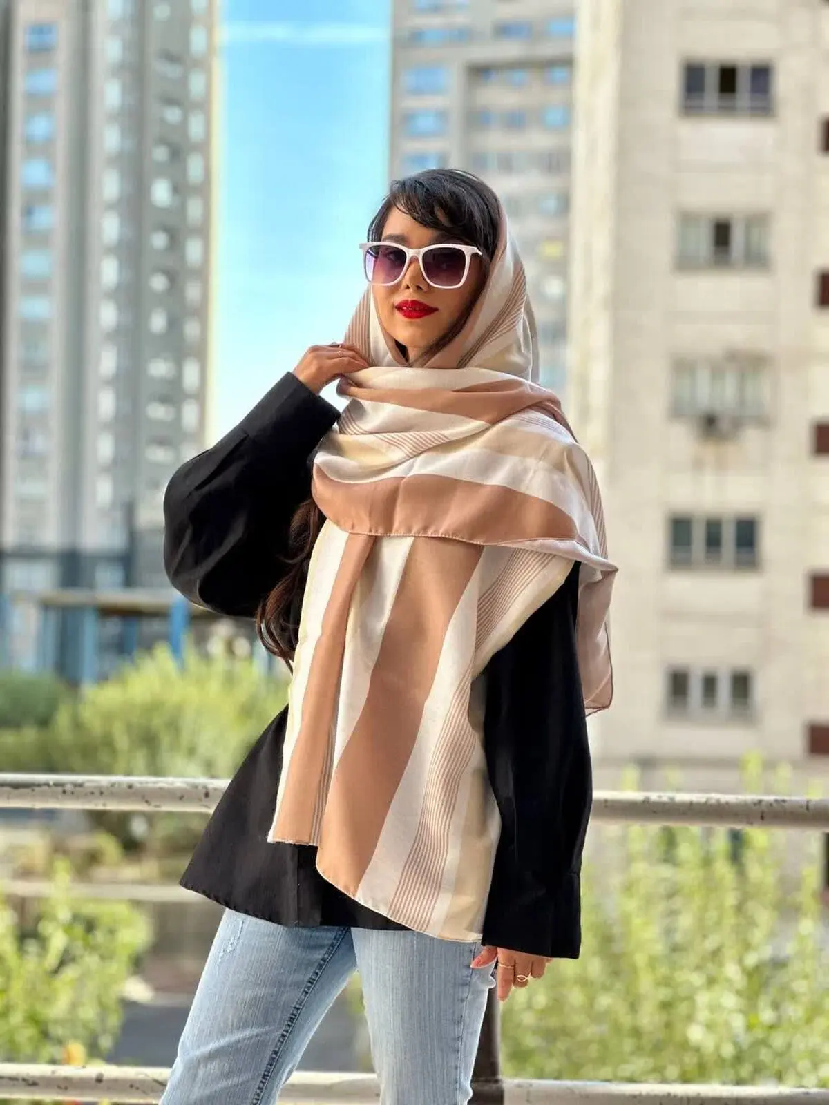 آرایش متناسب با رنگ شال های مختلف 