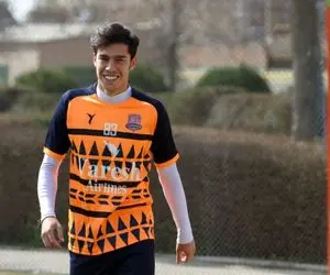 استقلال مهاجم جوانش را با چند پرواز چارتر تاخت زد