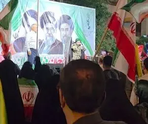 آواز حماسی؛ دختر ارتشی تو میدون چه کٌری میخونه فقط حرکات و سکناتش!