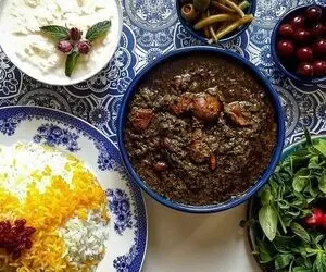چه کار کنیم که قورمه سبزی لعاب دار و جاافتاده شود؟