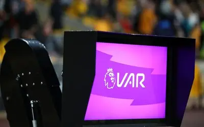 چرا VAR  به فوتبال ایران نمی آید؟ 