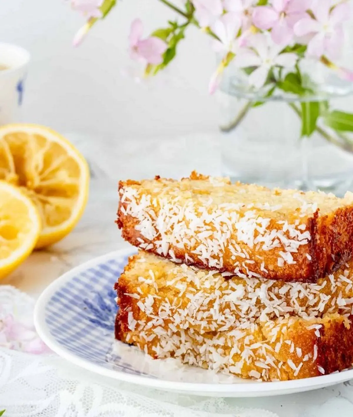 طرز تهیه کیکی لیمو نارگیل
