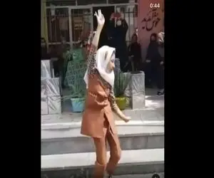 ویدیو جدید رقص دختر دانش آموز تو مدرسه 