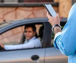 مسافر میلیاردری که راننده تاکسی اینترنتی را سورپرایز کرد!